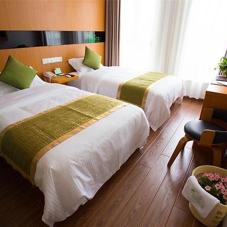 Vatica Shanghai Pudong Airport Town Renmintang Road Hotel מראה חיצוני תמונה