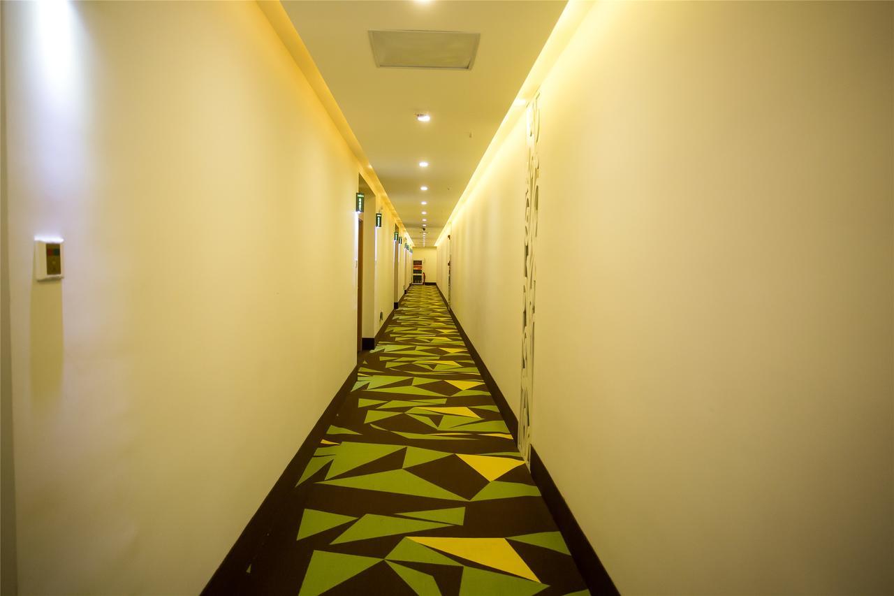 Vatica Shanghai Pudong Airport Town Renmintang Road Hotel מראה חיצוני תמונה